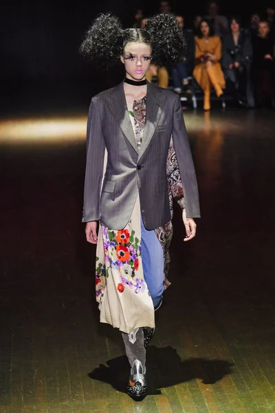 Look 32